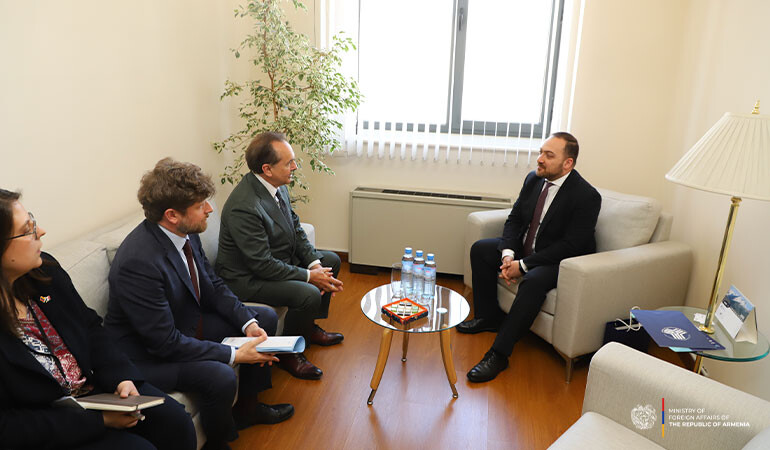 Le Secrétaire général du ministère des Affaires étrangères d'Arménie a rencontré Gilles Kepel, éminent expert français des questions géopolitiques du Moyen-Orient