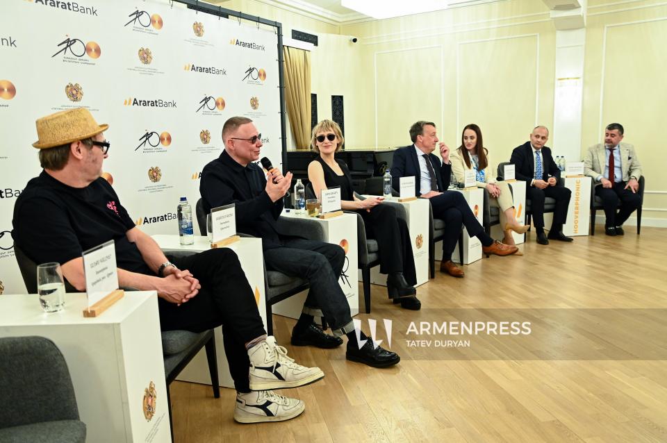 Пресс-конференция, посвященная ереванскому концерту всемирно известной бельгийской группы Hooverphonic