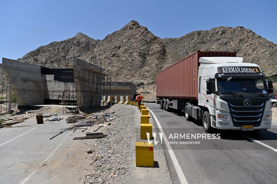 Հյուսիս-հարավ ռազմավարական ճանապարհի կառուցումը մեկ հարթակում միավորել է հայ և իրանցի մասնագետներին. շինաշխատանքներն ակտիվ փուլում են