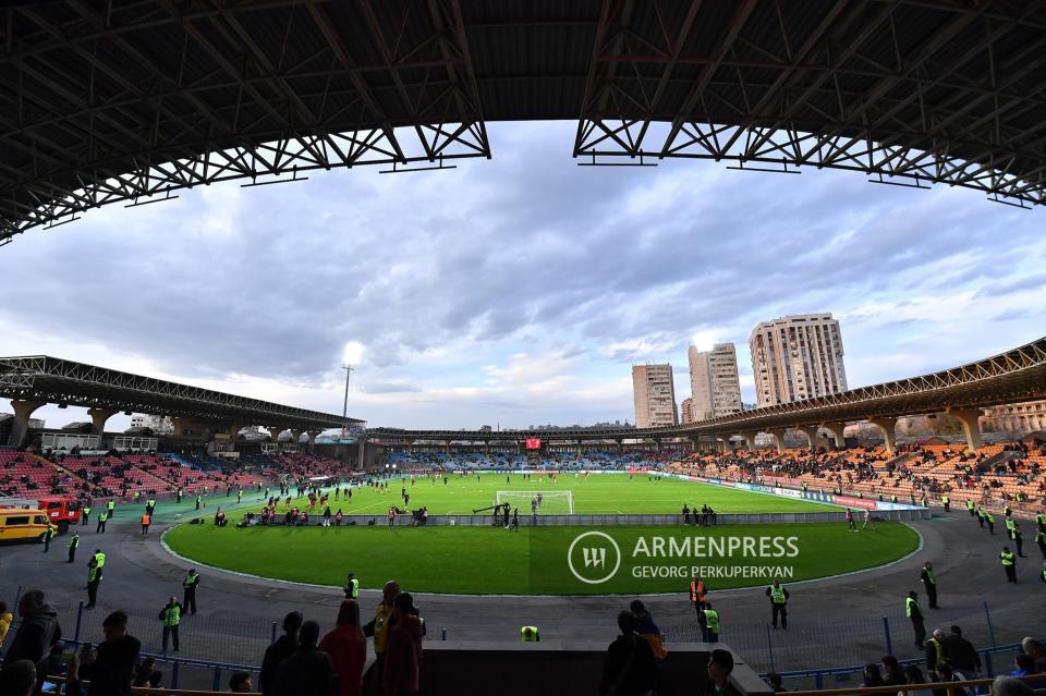 Clubes de Premier League armenia siguen completando sus plantillas