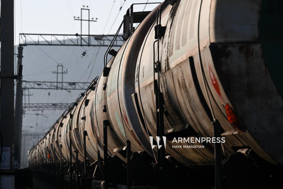 Ադրբեջանական բենզինով բեռնված գնացքը ժամանեց Հայաստանի «Այրում» կայարան