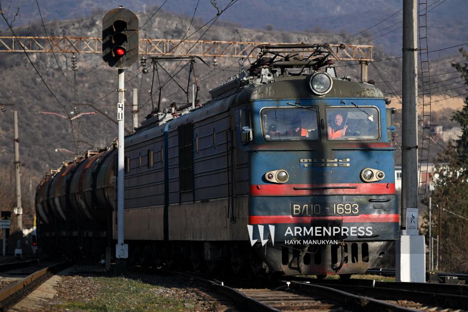 Ադրբեջանի տարածքով Հայաստան է ուղարկվում պարարտանյութով բեռնված 10 վագոն