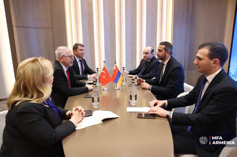 Ռուբինյանն ու Քըլըչը ընդգծել են Հայաստանի և Թուրքիայի փոխադարձ հետաքրքրվածությունը երկաթուղու հնարավորինս արագ գործարկման հարցում