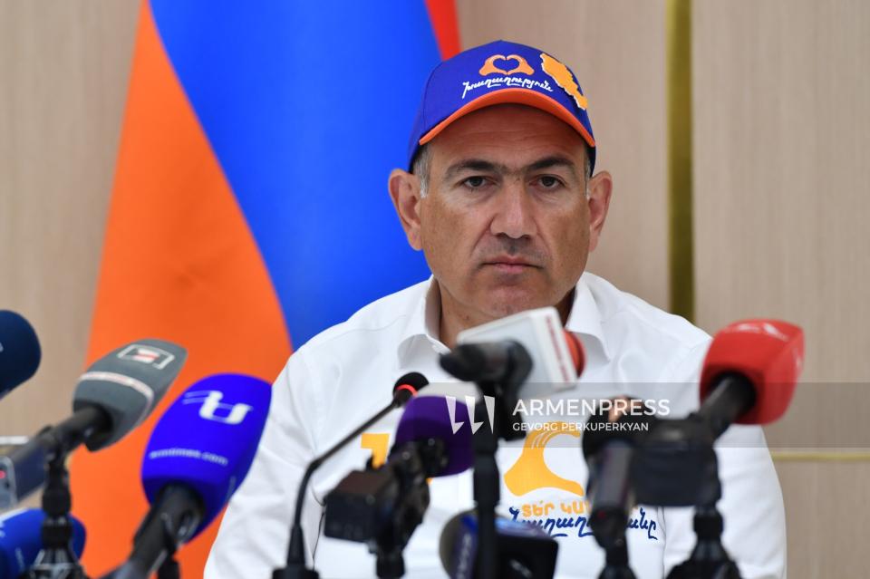 Pashinyan: “Mi pregunta ‘¿por qué no moriste?’ se refiere a la pseudoélite de Karabaj”