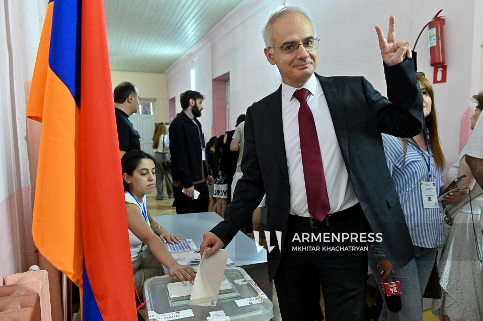 Votó Levon Zurabyan