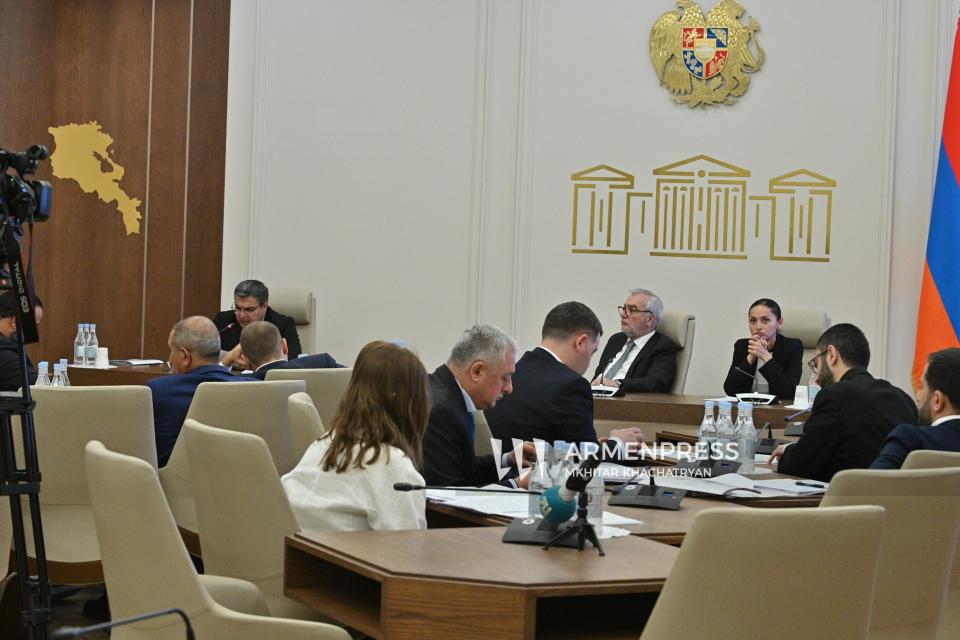 ՀՀ ԱԺ մշտական հանձնաժողովների համատեղ նիստ