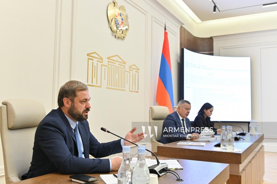 ԱԺ տնտեսական հարցերի, ֆինանսավարկային և բյուջետային հարցերի մշտական հանձնաժողովների համատեղ նիստ