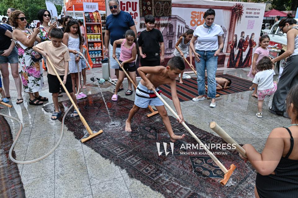 SIROOOON ARM FEST․ հայկական ավանդական գորգերի լվացման արարողություն