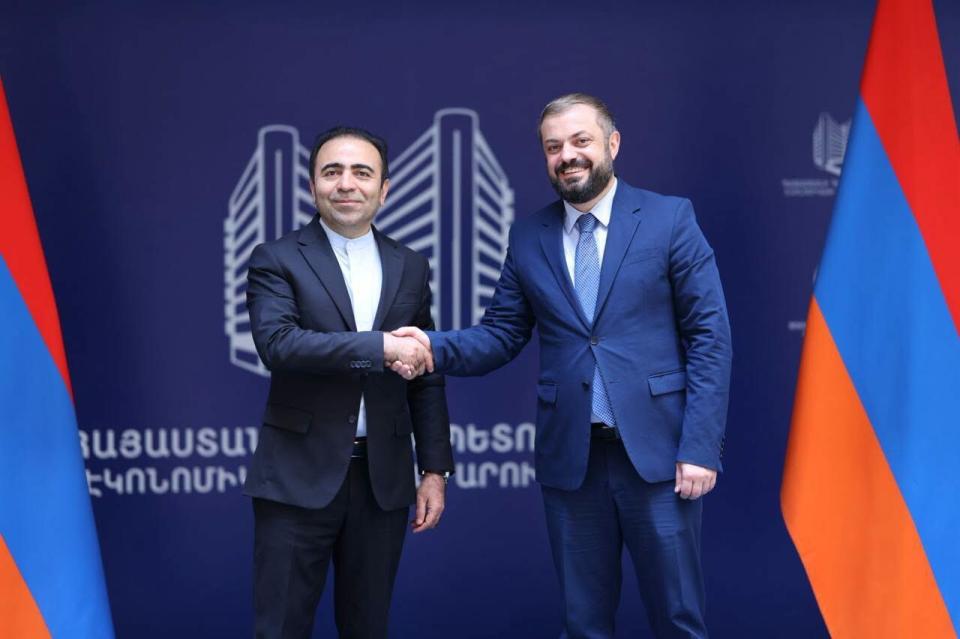 Armenia, Iran discuss expanding economic cooperation