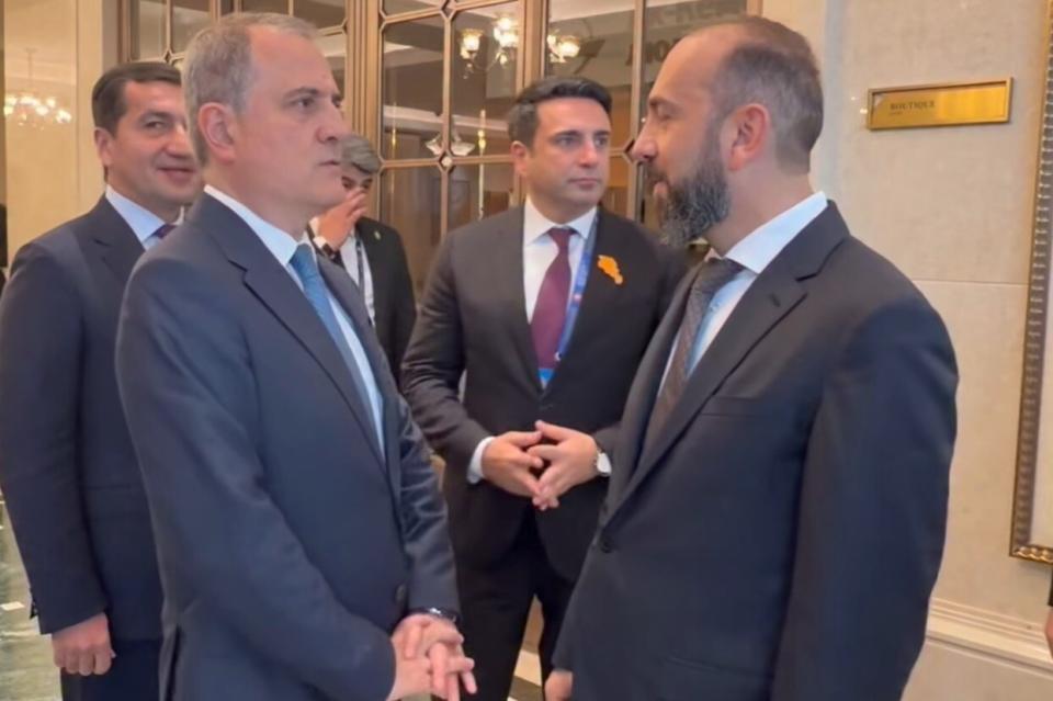 Արարատ Միրզոյանը Բիշքեկում կարճատև շփում է ունեցել Ջեյհուն Բայրամովի հետ