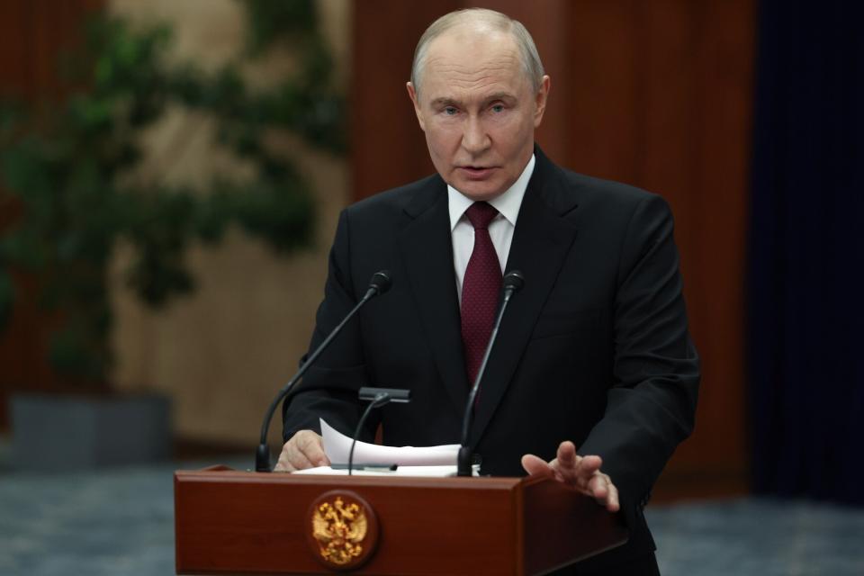 Если Армения считает, что ей не нужна российская военная база, мы уйдем хоть завтра: Владимир Путин