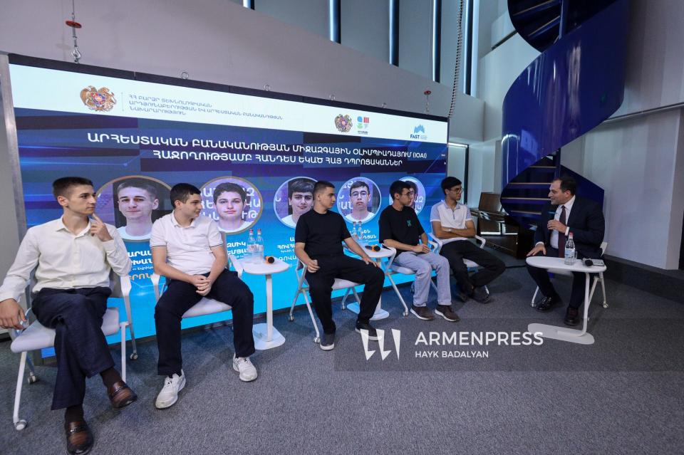 Ջրվեժ համայնքում կայացավ հանդիպում ԱԲ միջազգային օլիմպիադայի դափնեկիրների հետ