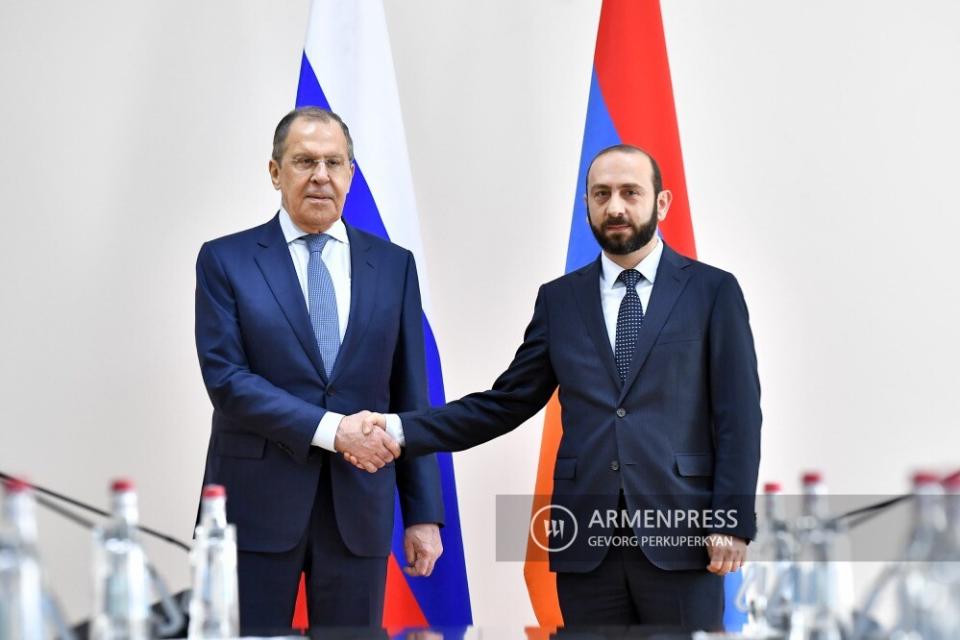 Sergey Lavrov congratulates Ararat Mirzoyan on Armenia’s Independence Day
