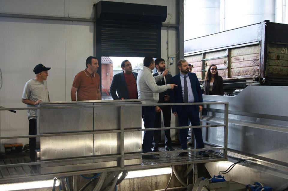 Գևորգ Պապոյանն այցելել է «Պռոշյանի կոնյակի գործարան» ՍՊԸ-ի Արտաշատի մթերման կետ