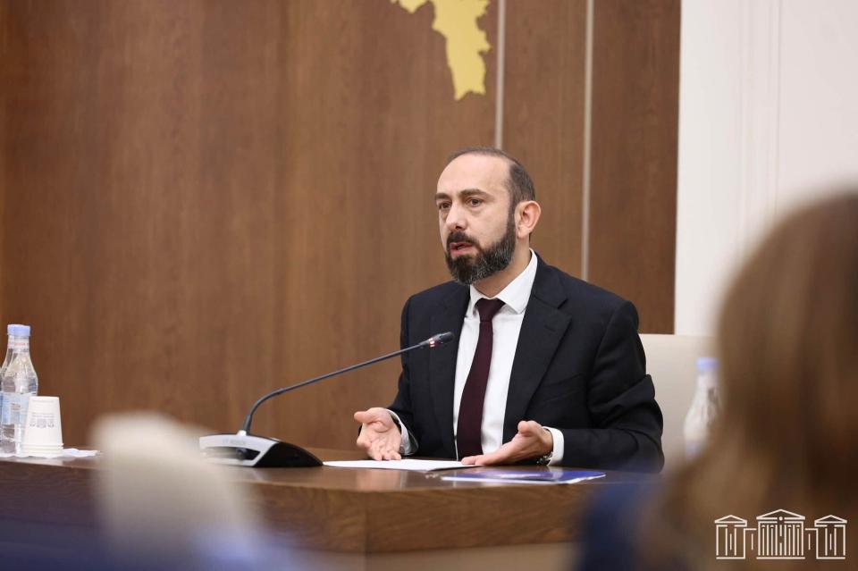 Mirzoyan: “Armas y municiones no pueden pasar por el TRIPP”