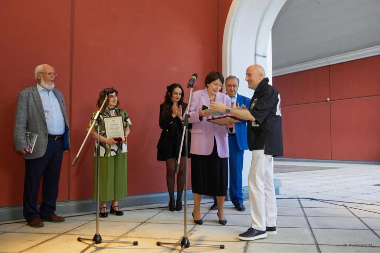 669fe0ac-363e-44ce-bcc6-1c465f302217.jpg (78 KB)