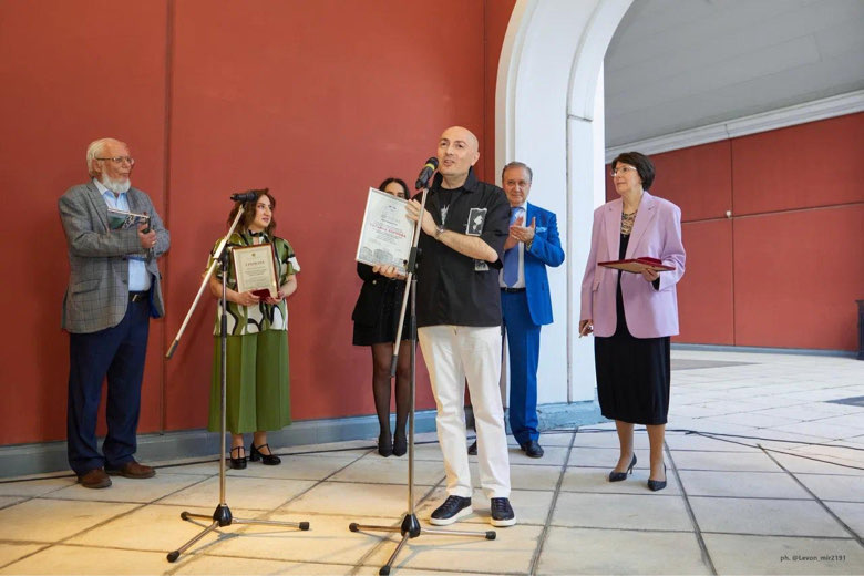 9b286775-74a4-447e-893e-9cb60b27fbef.jpg (82 KB)