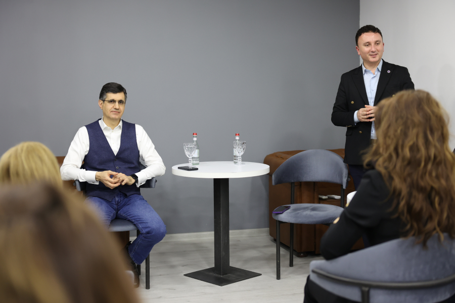 Ucom Ralph Yirikian Lecture in Ethics School2.jpg (388 KB)