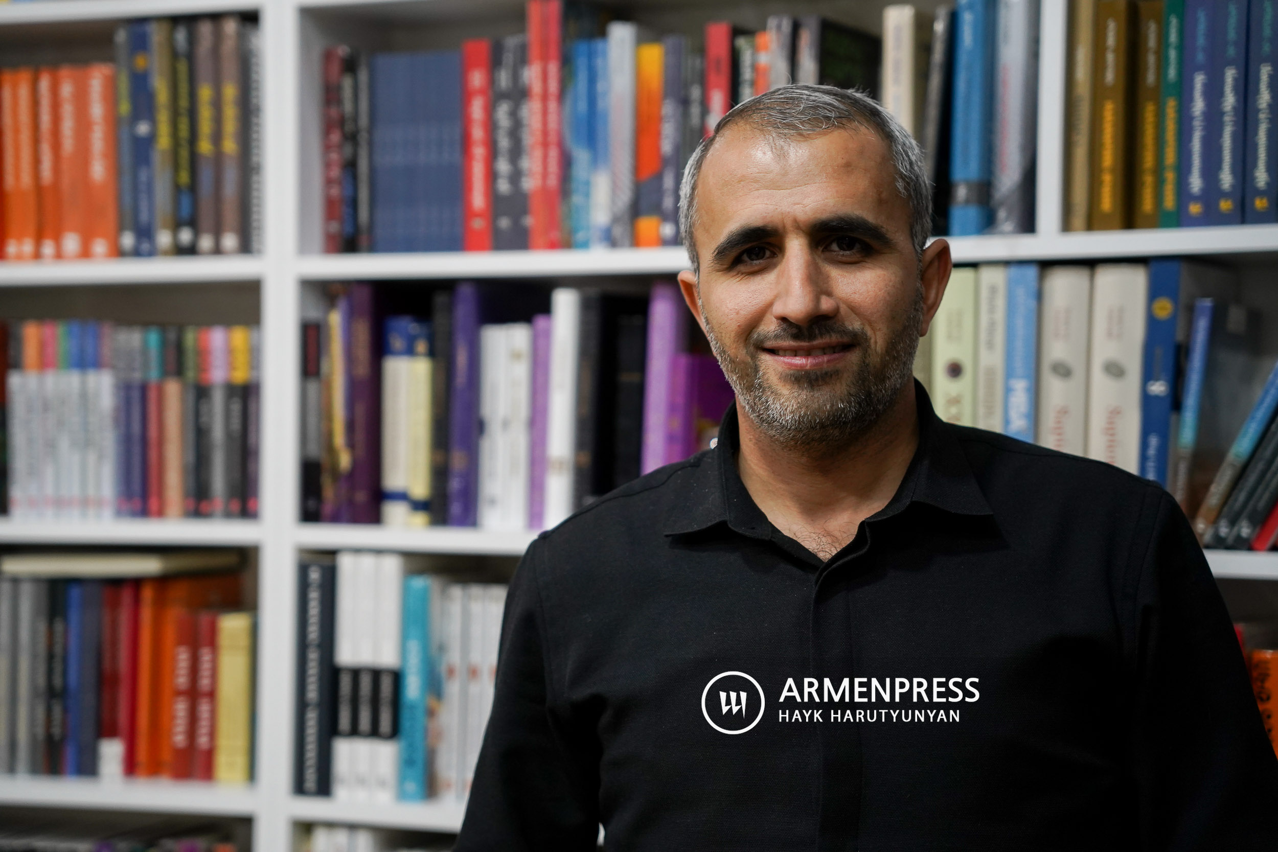 Armen OLD04565.jpg (555 KB)