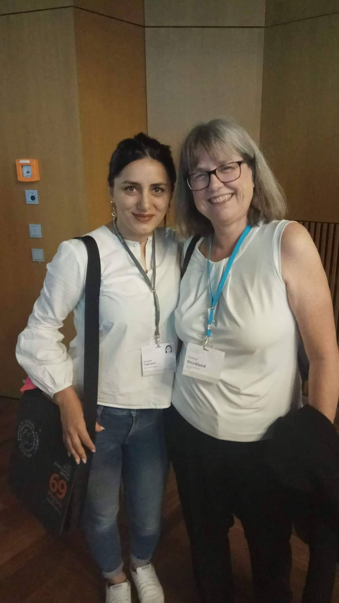 Լուսանկարում՝ Սուսաննա Գագինյանը կանադացի ֆիզիկոս, Նոբելյան մրցանակի դափնեկիր Դոննա Սթրիքլենդի հետ.jpg (87 KB)