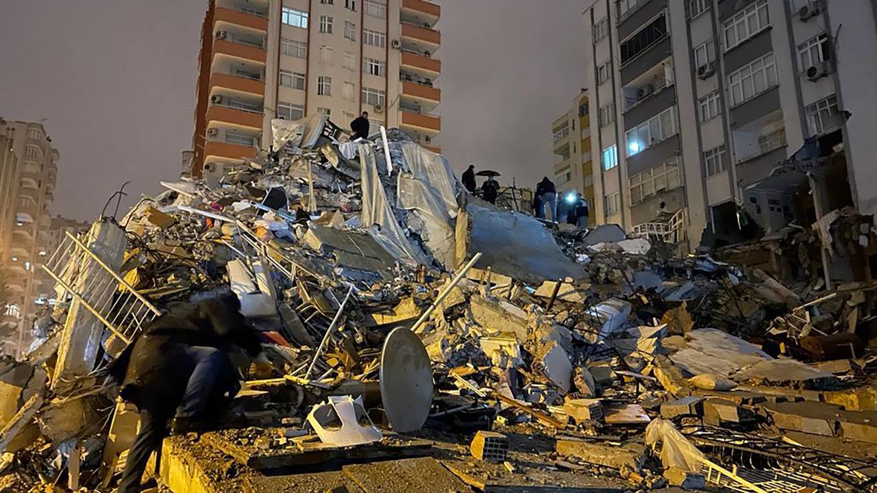 Devastating earthquake kills 76, injures 440 in Turkey 