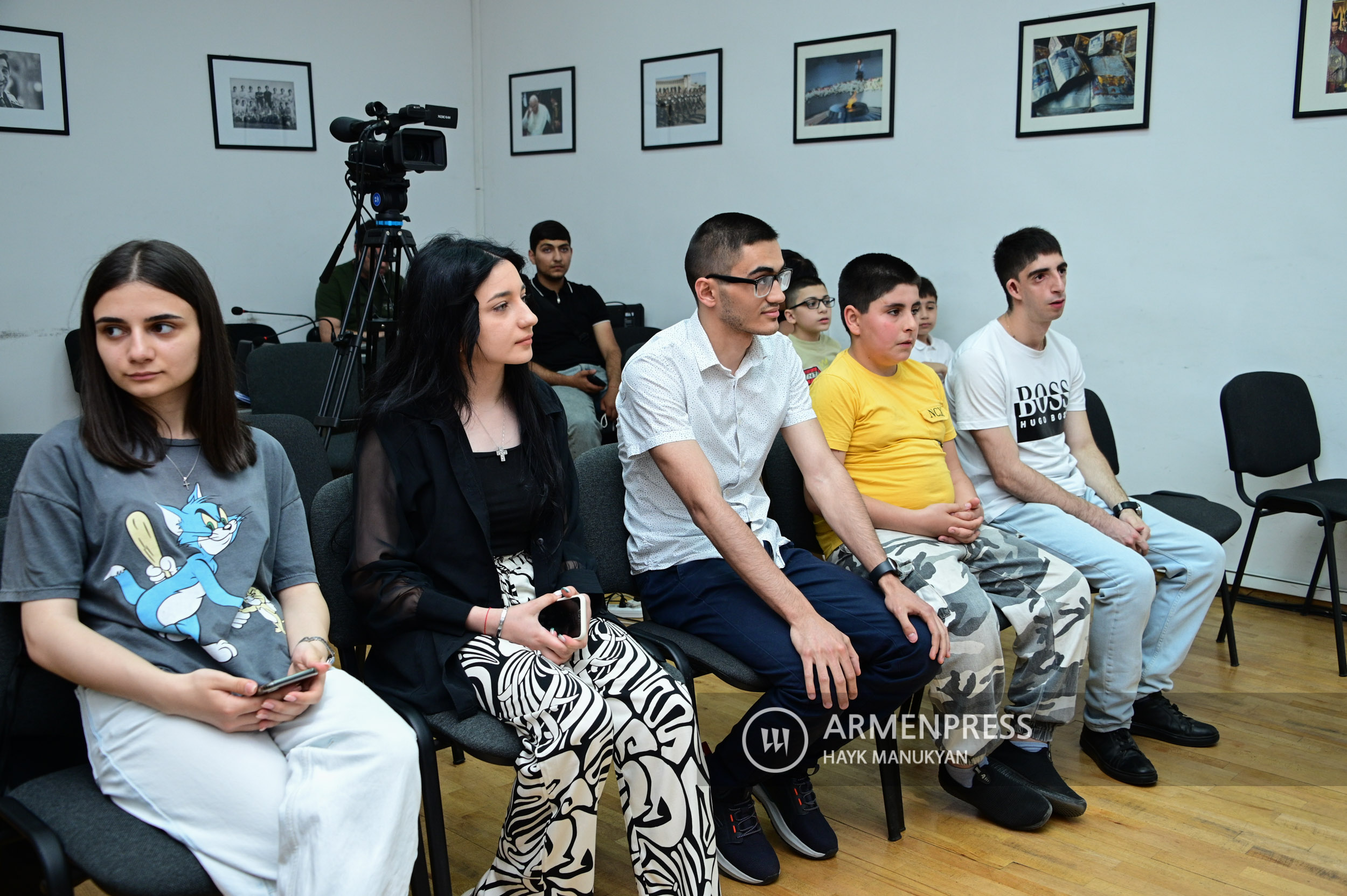 HM2_5446.JPG (688 KB)