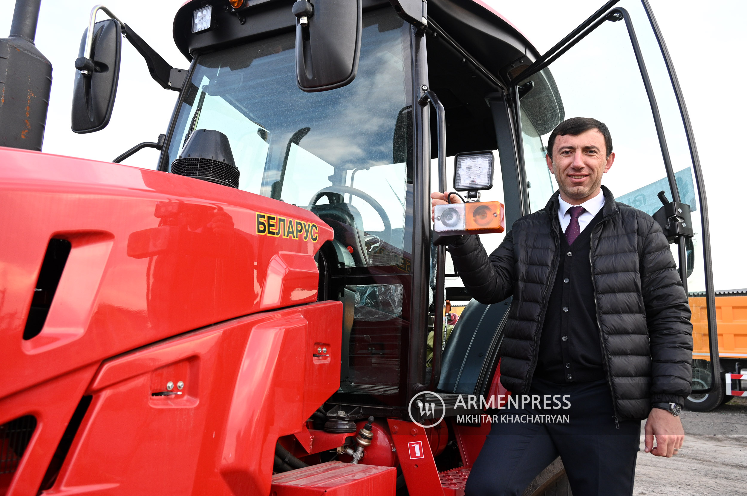 MXO_3608.jpg (717 KB)