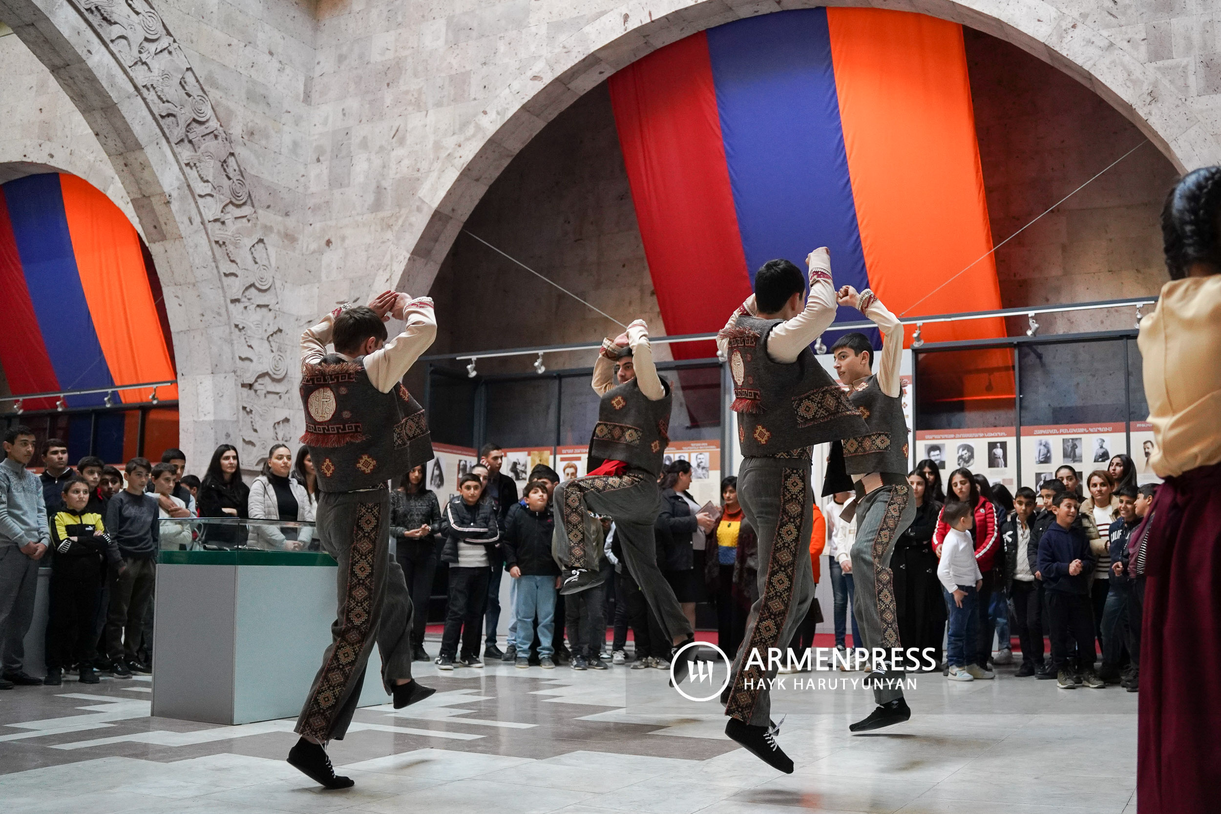 DSC02230.jpg (859 KB)