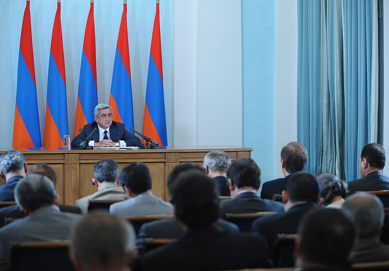 Серж Саргсян: Армения приостанавливает дипломатические отношения с Венгрией