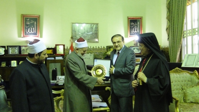 Armenian Ambassador to Egypt Armen Melkonyan met with Egyptian Awqaf Minister 
Talaat Mohamed Afifi 