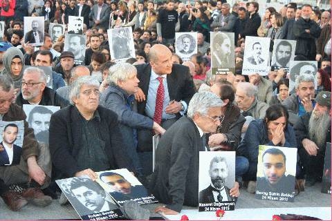 Армянские, турецкие и европейские деятели инициировали сбор подписей, призывая 
Турцию признать факт Геноцида армян