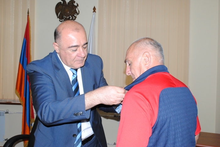 Заслуженному тренеру СССР  и Армении Араму Саркисяну присвоено звание 
«Почетного гражданина Гюмри»