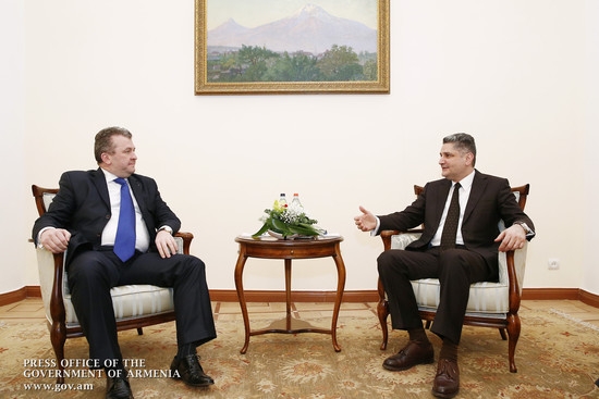 ՀՀ վարչապետը և Ռումինիայի դեսպանը  քննարկել են տարբեր ոլորտներում 
համատեղ ծրագրերի հեռանկարները