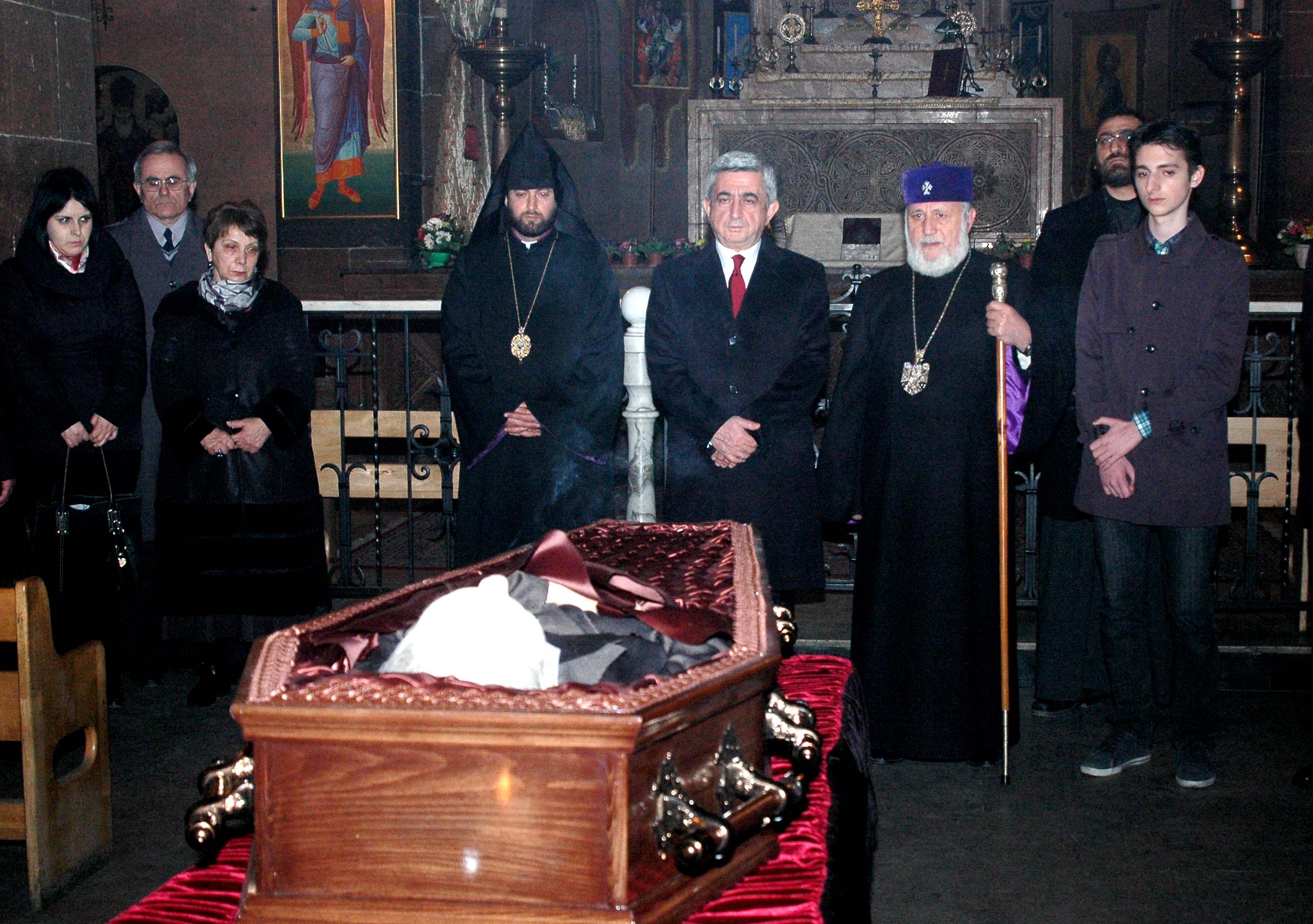 Armenia’s President attends requiem of Grigor Gurzadyan