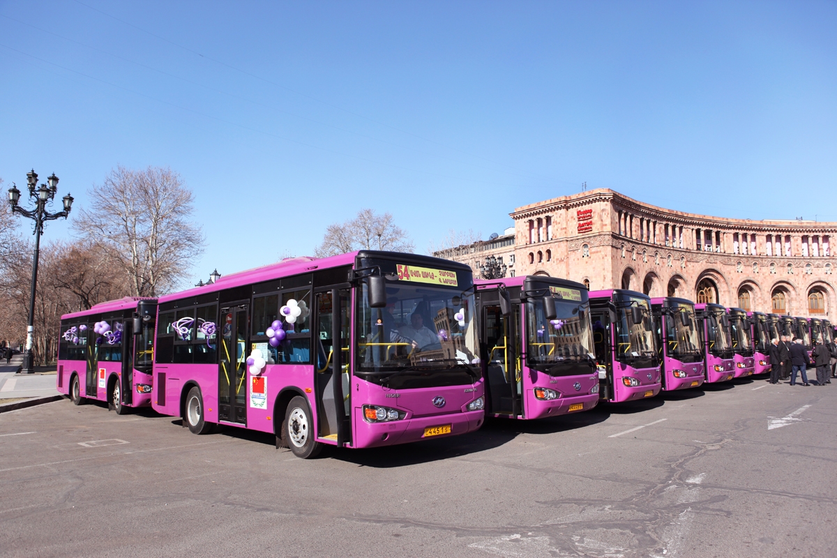 Автобус в армению. Ереван Автобусный парк. Транспорт Армении. Новые автобусы Ереван. Автобусы Еревана 2021.