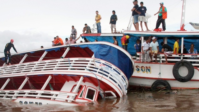 На Амазонке затонуло туристическое судно, пострадали трое россиян