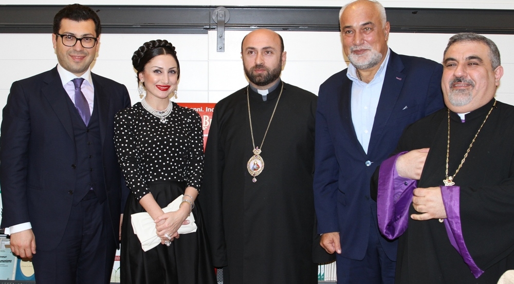В Ватикане прошла презентация итальянского перевода романа Варужана Восканяна«Книга 
шепотов»