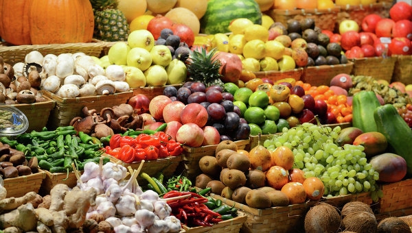 Россия запрещает ввоз фруктов и овощей из Украины