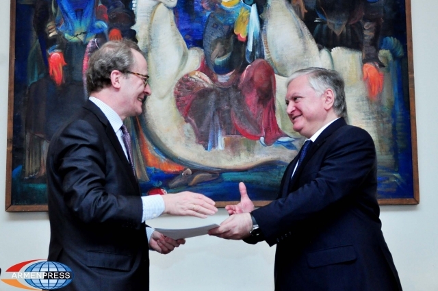 Belgian Ambassador hands in credentials to Armenian FM