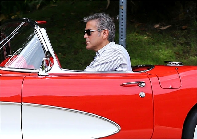 In Los Angeles Armenians approached George Clooney during parking car