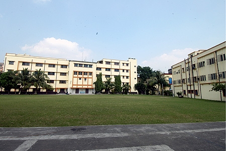 Kolkata Armenian school turns 194