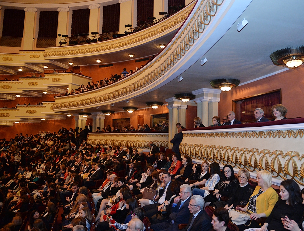 Президент Армении присутствовали на посвященном 100-летней годовщине Геноцида 
армян концерте Владимира Спивакова