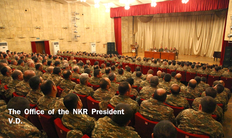 Бако Саакян принял участие в сборах командиров и заместителей воинских частей АО 
НКР