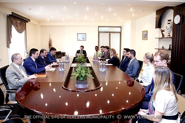 Mayor of Yerevan meets with representatives of European Youth Parliament