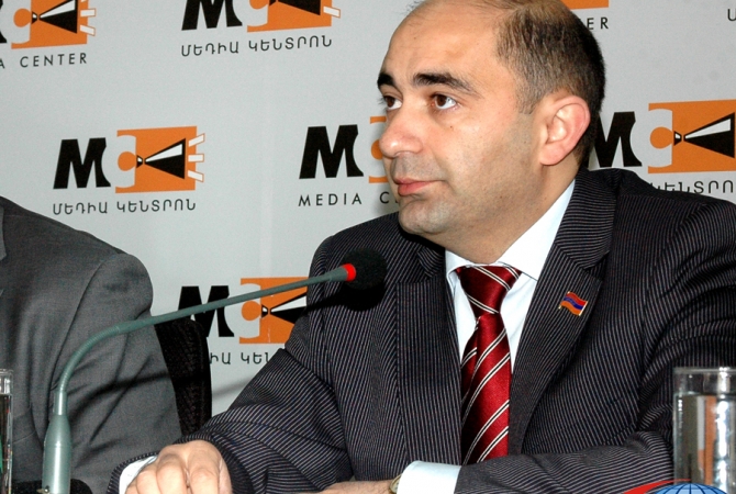 Armenian MP sees three ways of situation settlement