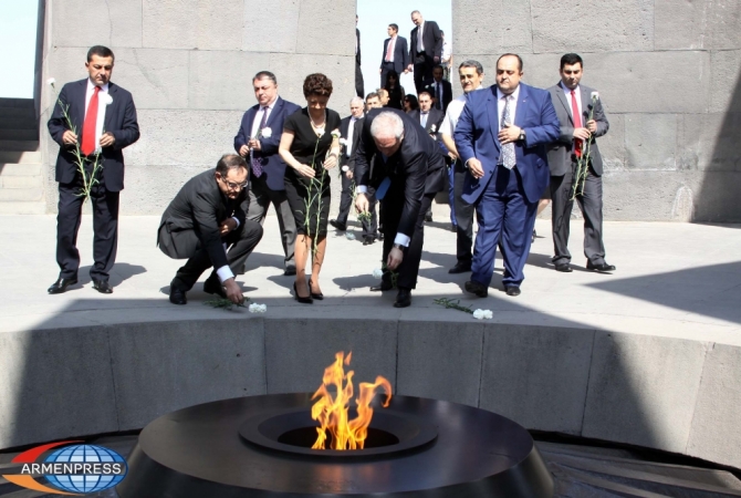 Georgian ministers pay tribute to Armenian Genocide victims at Tsitsernakaberd