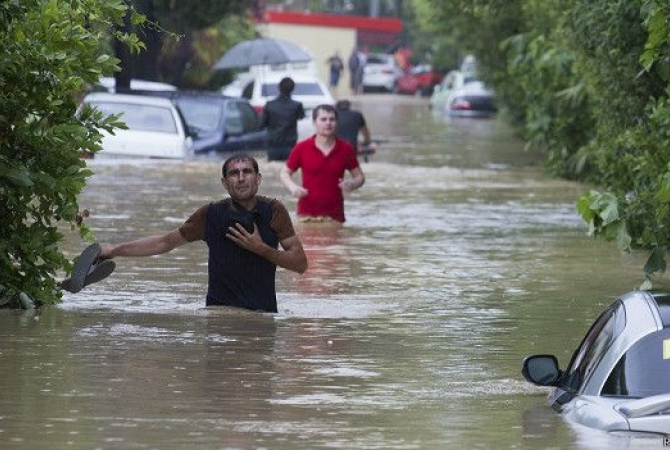Наводнение в Сочи: затоплен аэропорт, есть погибший