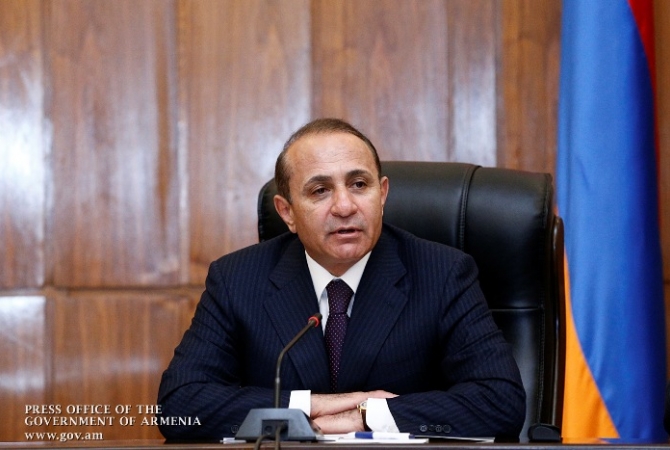 Премьер-министр Армении Овик Абрамян поздравил президента Армении 
Сержа Саргсяна с днем рождения