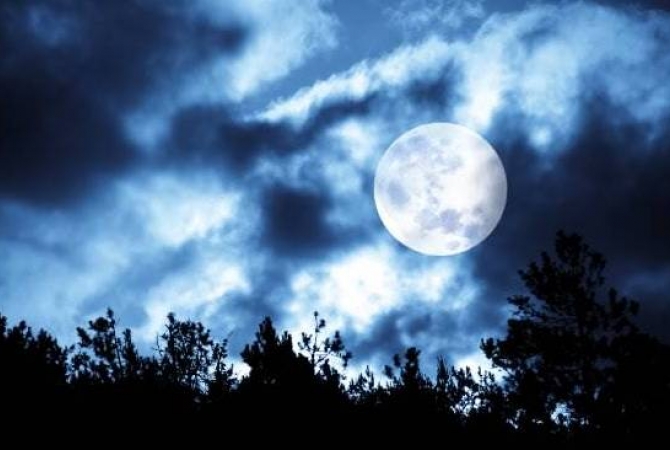 Հուլիսյան գիշերային երկինքը լիալուսինը կլուսավորի երկու անգամ
