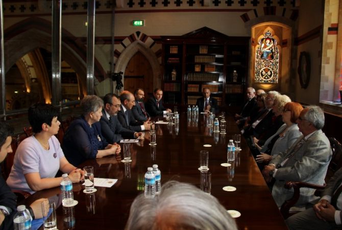 Karabakh President meets Armenian community in London